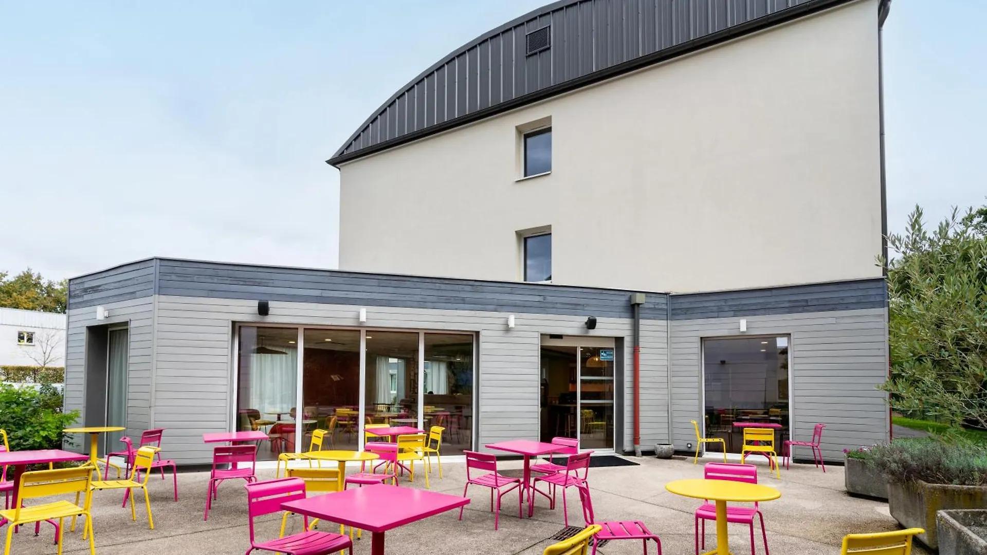 Ibis Styles Prevessin Geneve Aeroport Hotel 3*, Prevessin-Moens