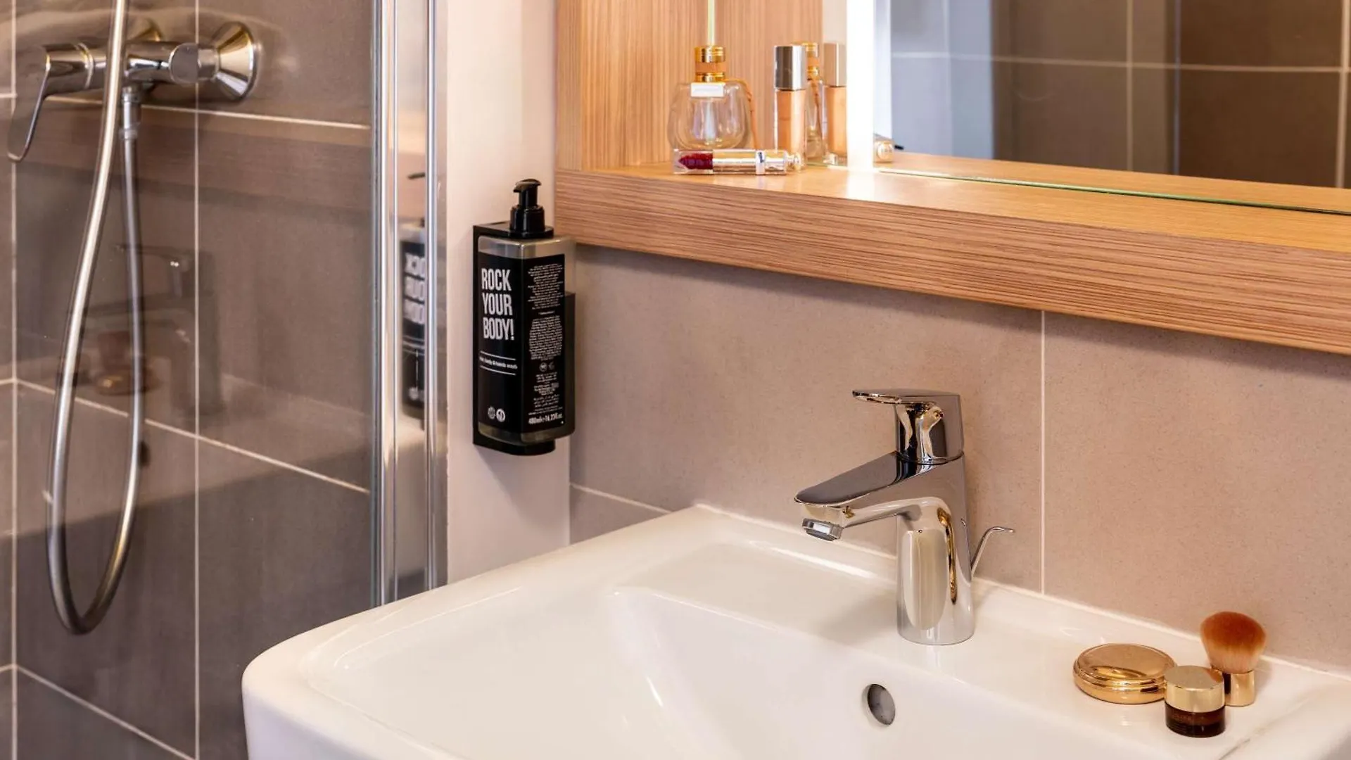 Ibis Styles Prevessin Geneve Aeroport Hotel