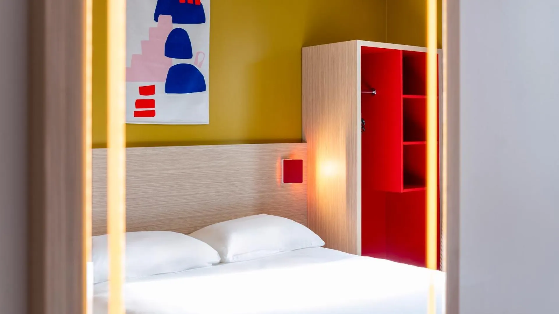 Ibis Styles Prevessin Geneve Aeroport Hotel